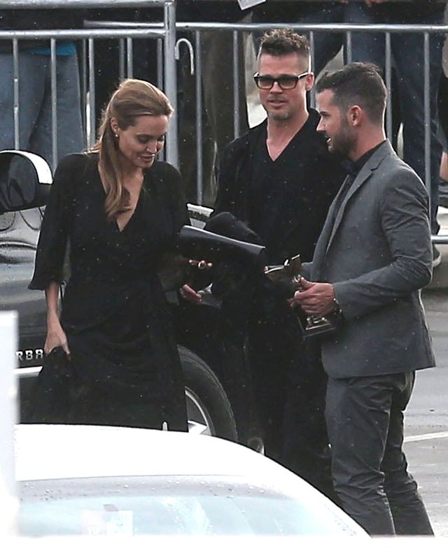 Jolie i Pitt znów ubrani w jednym stylu (FOTO) Jolie i Pitt znów ubrani w jednym stylu (FOTO)