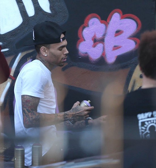 Chris Brown pomalował swój dom (FOTO)