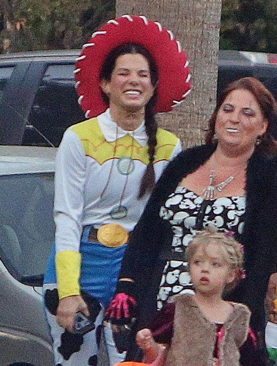 Sandra Bullock i jej synek jako Buzz Astral (FOTO)