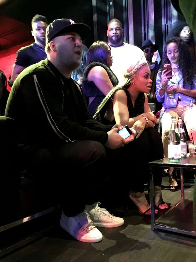 WTF? Blac Chyna BIJE Kylie w najnowszym Emoji?!