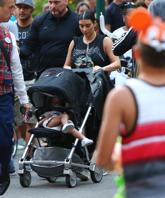 Czym gwiazdy wożą swoje dzieci? Wózki dzieci celebrytów