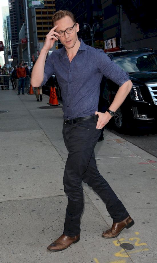 Tuż po kłótni z Taylor Swift, na koncie Toma Hiddlestona pojawiło się TO