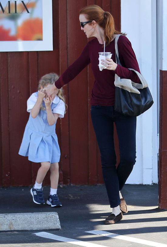 Te bliźniaczki coraz bardziej przypominają mamę (FOTO)