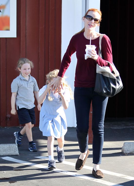 Te bliźniaczki coraz bardziej przypominają mamę (FOTO)