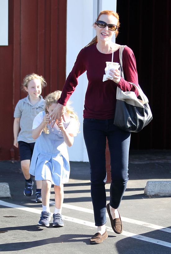 Te bliźniaczki coraz bardziej przypominają mamę (FOTO)