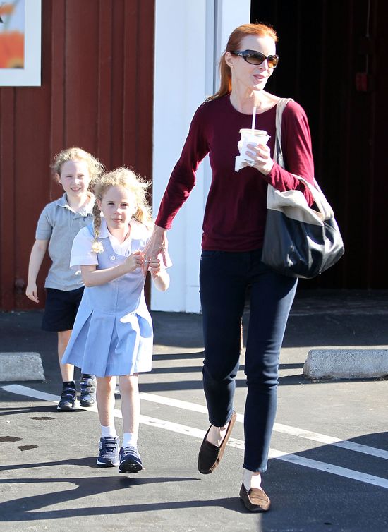 Te bliźniaczki coraz bardziej przypominają mamę (FOTO)