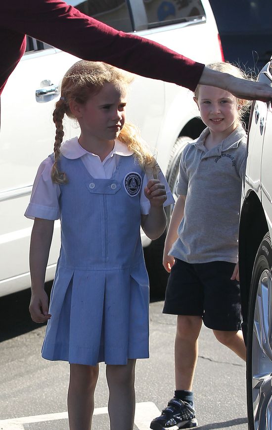 Te bliźniaczki coraz bardziej przypominają mamę (FOTO)