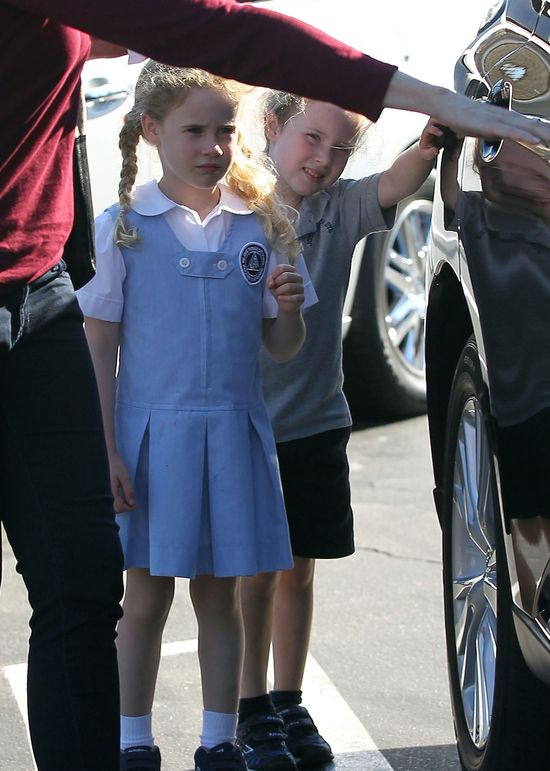 Te bliźniaczki coraz bardziej przypominają mamę (FOTO)