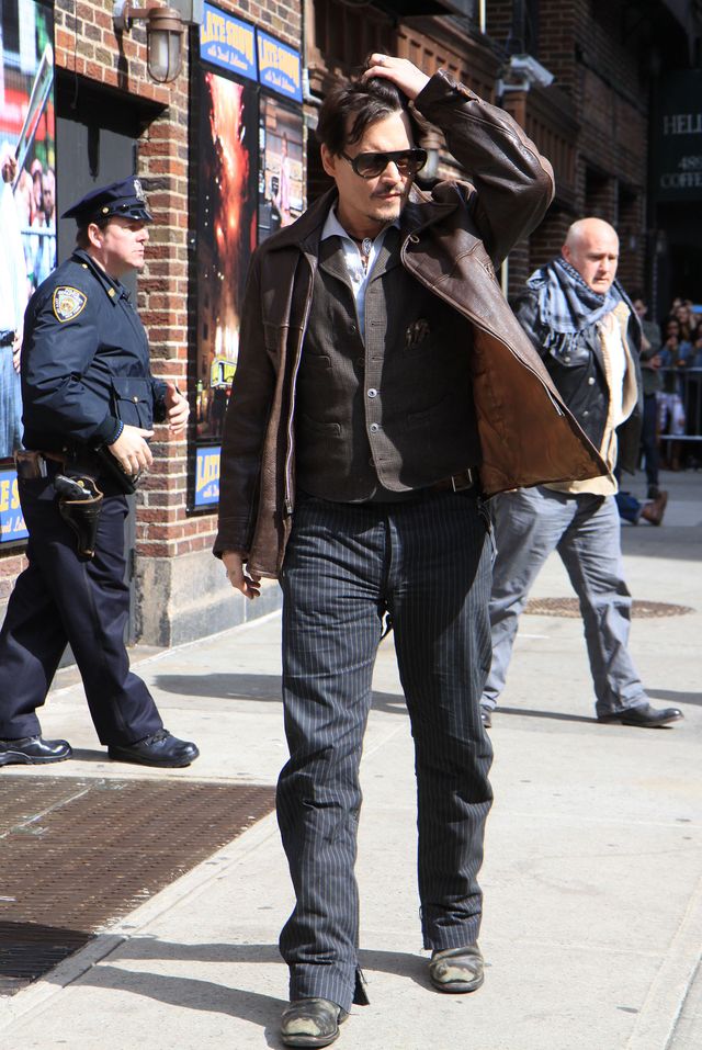 Domyślacie się, kto nosi tak zniszczone buty? (FOTO)