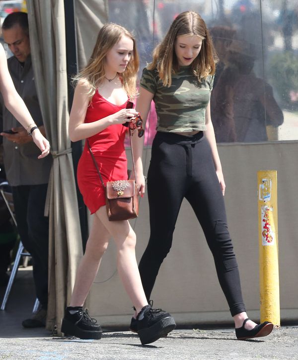 Lily Rose Depp wyróżnia się na tle koleżanek (FOTO) Lily Rose Depp wyróżnia się na tle koleżanek (FOTO)