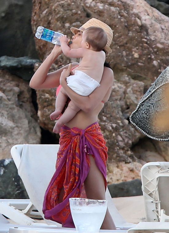 Everly Tatum to słodki pączuś! (FOTO)