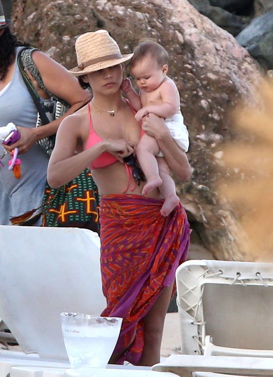 Everly Tatum to słodki pączuś! (FOTO)