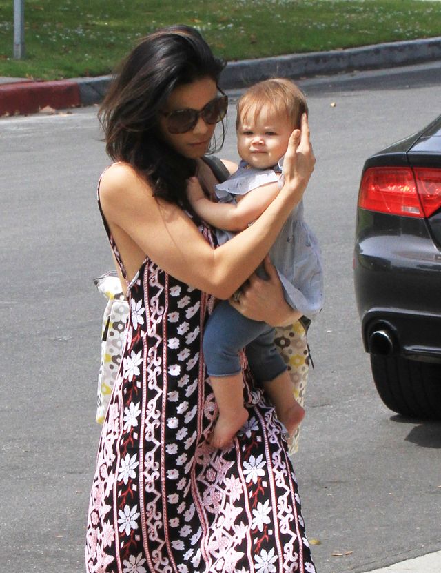 Channing Tatum zapewne nie wie, którą całować najpierw FOTO