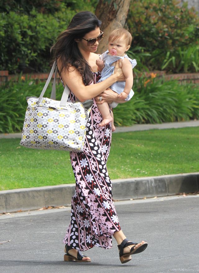 Channing Tatum zapewne nie wie, którą całować najpierw FOTO