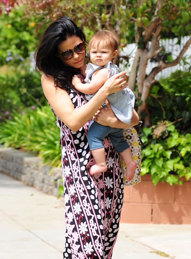 Channing Tatum zapewne nie wie, którą całować najpierw FOTO