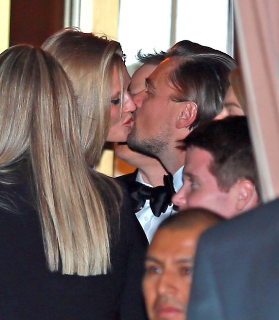 Leonardo DiCaprio i Toni Garrn przyłapani na całusie Leonardo DiCaprio i Toni Garrn przyłapani na całusie