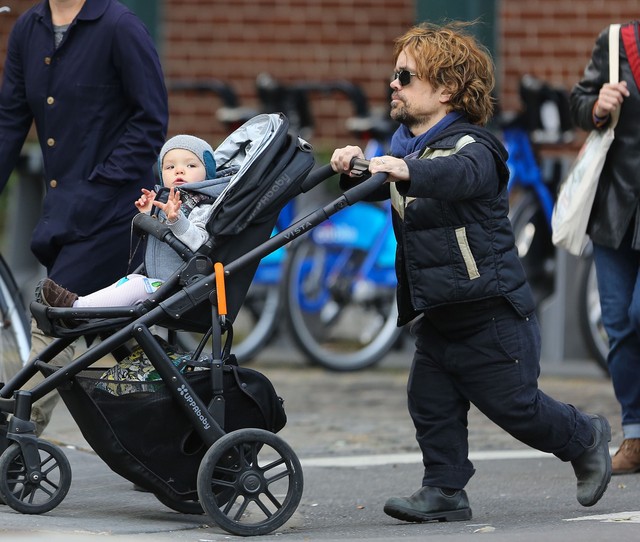 Peter Dinklage i jego piękna córeczka Zelig (FOTO)