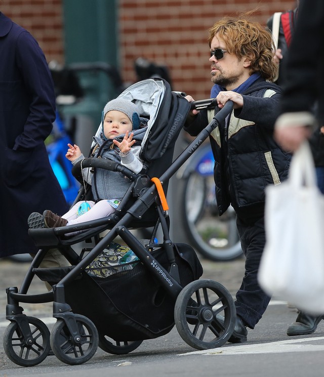 Peter Dinklage i jego piękna córeczka Zelig (FOTO)