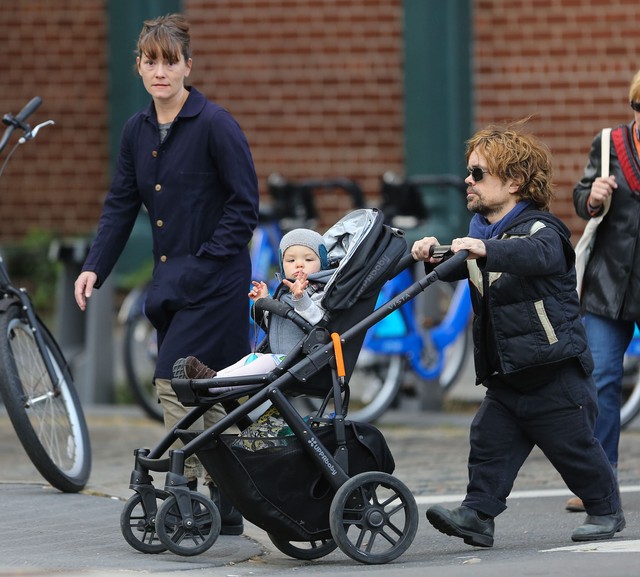 Peter Dinklage i jego piękna córeczka Zelig (FOTO)
