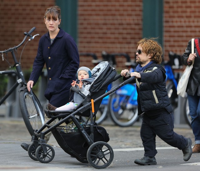 Peter Dinklage i jego piękna córeczka Zelig (FOTO)