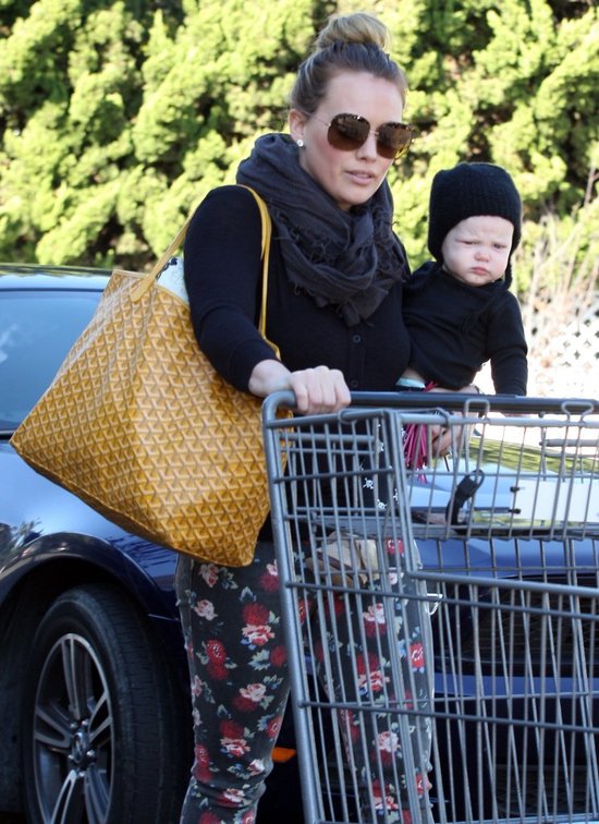 Hilary Duff podeksyctowana - Luca raczkuje (FOTO) Hilary Duff podeksyctowana - Luca raczkuje (FOTO)