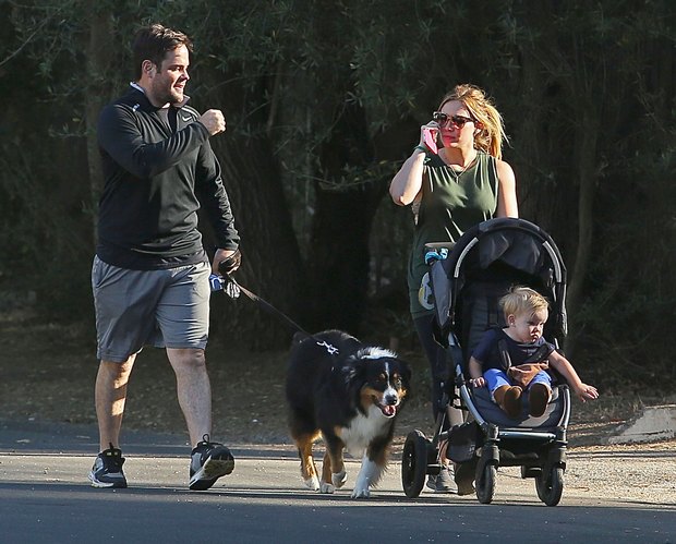 Hilary Duff z rodzinką w komplecie (FOTO) Hilary Duff z rodzinką w komplecie (FOTO)