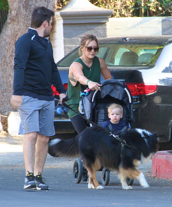 Hilary Duff z rodzinką w komplecie (FOTO) Hilary Duff z rodzinką w komplecie (FOTO)