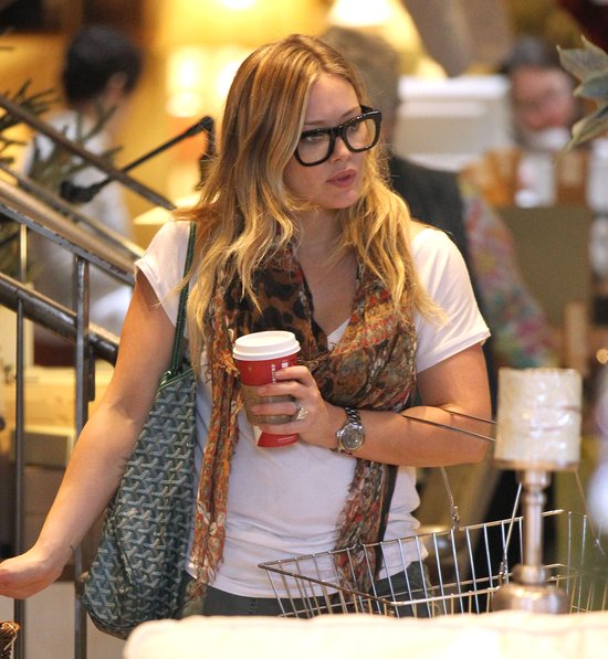 Hilary Duff na przedświątecznych zakupach (FOTO)