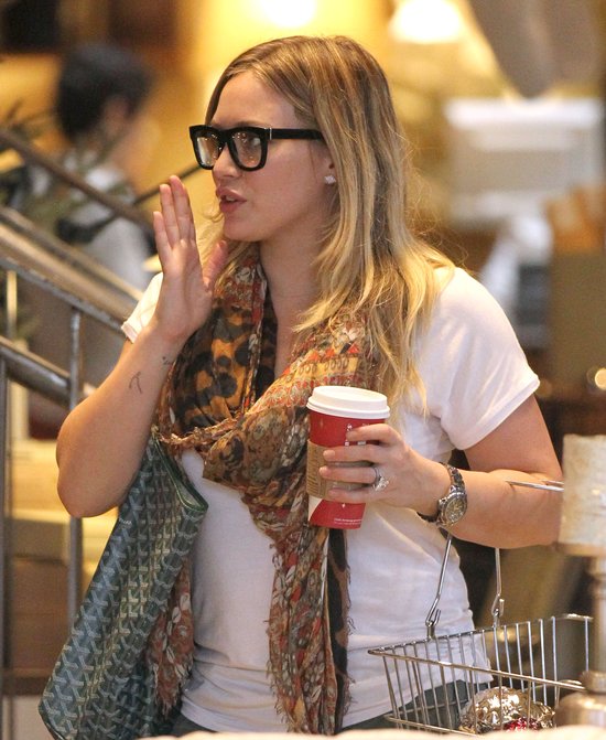 Hilary Duff na przedświątecznych zakupach (FOTO)