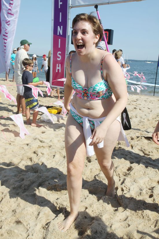 Ona wcale nie omija siłowni szerokim łukiem (FOTO)