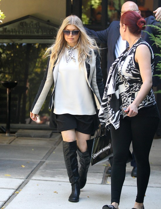 Świeżo upieczona mama Fergie na zakupach dla synka (FOTO) Świeżo upieczona mama Fergie na zakupach dla synka (FOTO)