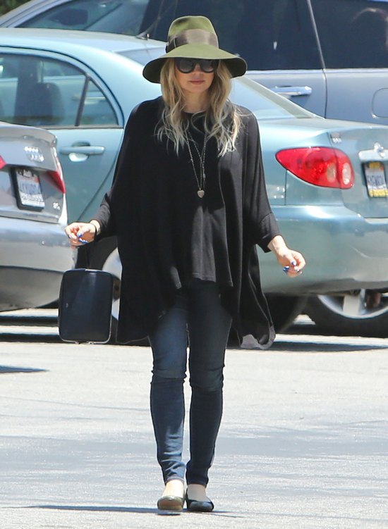 Fergie w drodze do Koscioła (FOTO) Fergie w drodze do Koscioła (FOTO)