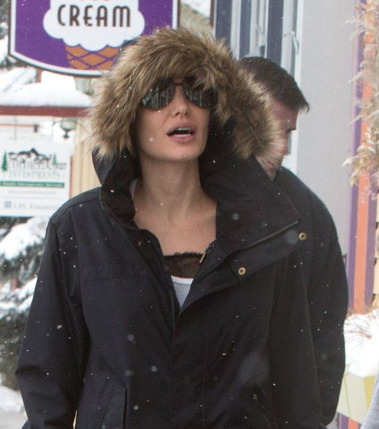 Angelina Jolie chce pogrążyć Brada Pitta! Wysłuży się dziećmi? Angelina Jolie chce pogrążyć Brada Pitta! Wysłuży się dziećmi?