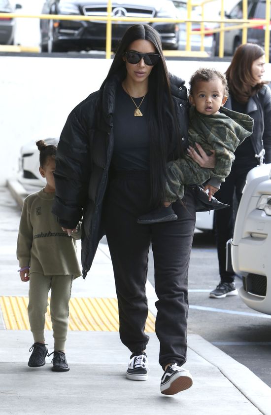 Ten film z napadu na Kim Kardashian tłumaczy WSZYSTKO!