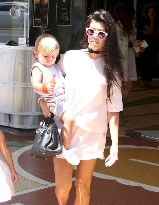 Niemoralna propozycja Scotta Disicka dla Kourtney Kardashian (VIDEO) Niemoralna propozycja Scotta Disicka dla Kourtney Kardashian (VIDEO)