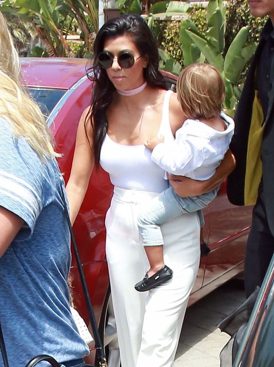 Ogromna ustawka Kim, Khloe i Kourtney Kardashian! A Kendall Jenner? WOW! (FOTO) Ogromna ustawka Kim, Khloe i Kourtney Kardashian! A Kendall Jenner? WOW! (FOTO)