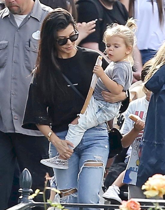 Kourtney Kardashian podejmuje RADYKALNE środki przeciwko Scottowi!