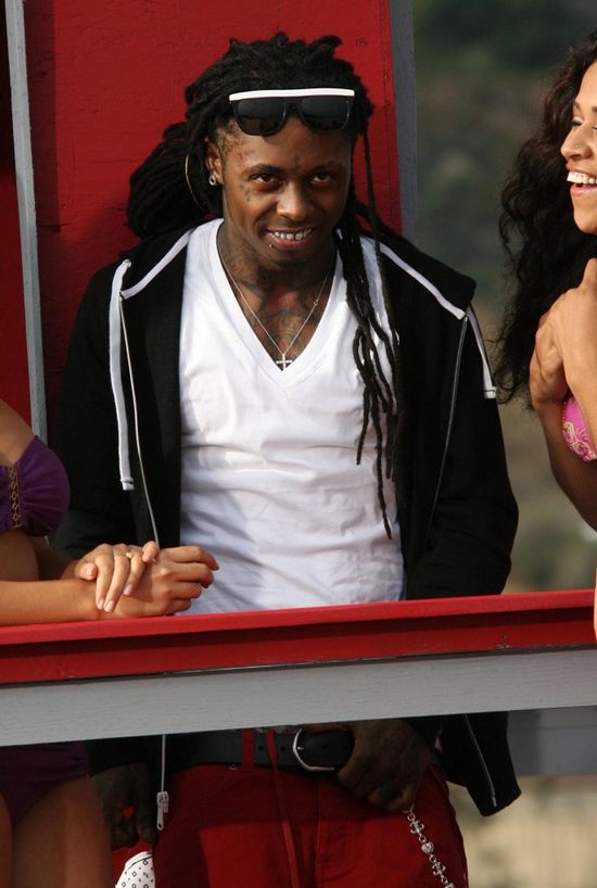 Lil Wayne dostał ataku padaczki tuż przed wejściem na scenę!