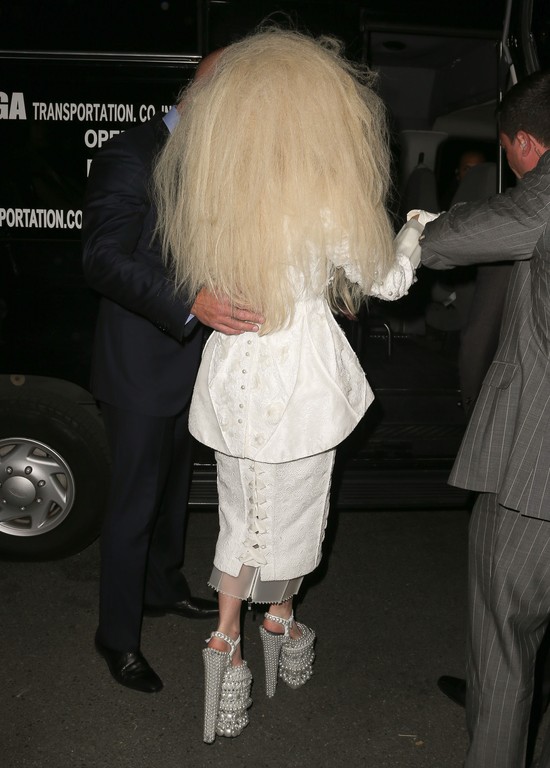 Brzydkie buty i równie brzydkie paznokcie (FOTO)