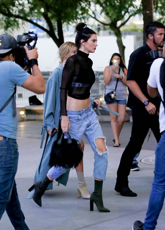 Kendall Jenner po raz pierwszy nie była w centrum uwagi! Show skradła... (FOTO)