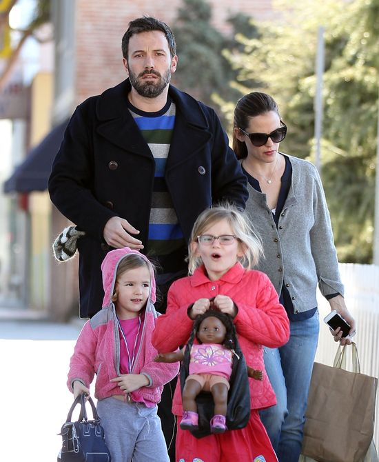 Poznajecie czyj jest ten uroczy chłopiec? (FOTO)