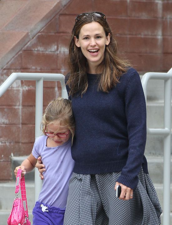 Jennifer Garner w ciąży z czwartym dzieckiem? (FOTO) Jennifer Garner w ciąży z czwartym dzieckiem? (FOTO)