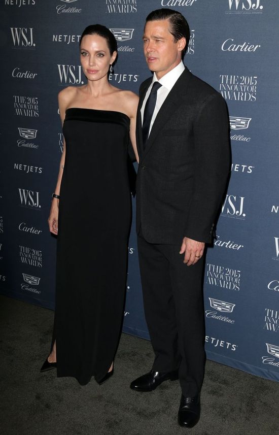 Brad Pitt bohaterem! Uratował małą dziewczynkę przed stratowaniem! (VIDEO) Brad Pitt bohaterem! Uratował małą dziewczynkę przed stratowaniem! (VIDEO)