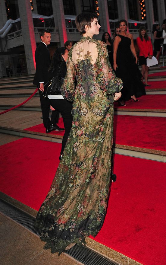 Anne Hathaway na gali New York City Ballet (FOTO) Anne Hathaway na gali New York City Ballet (FOTO)