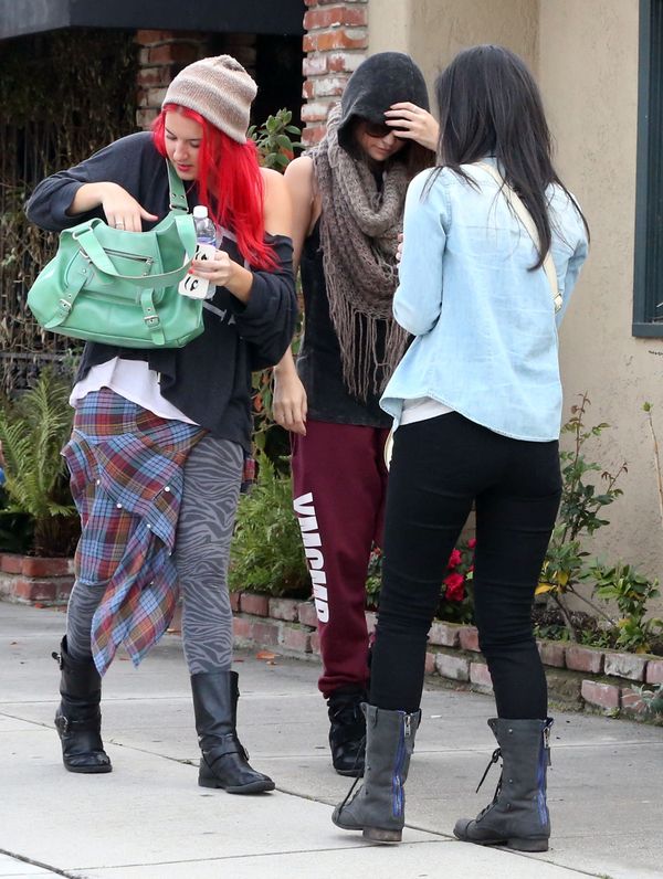 Gwiazdorskie maniery młodej aktorki (FOTO)