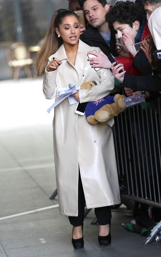 Ariana Grane niemal ZGINĘŁA na koncercie!