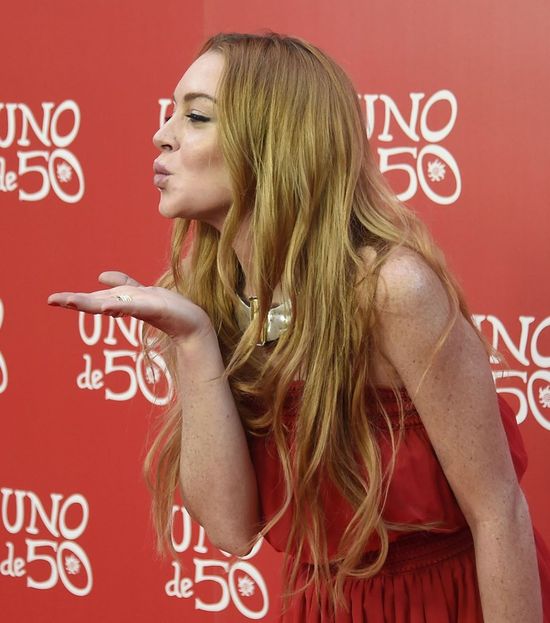 Szok! Lindsay Lohan dalej spotyka się z damskim bokserem?