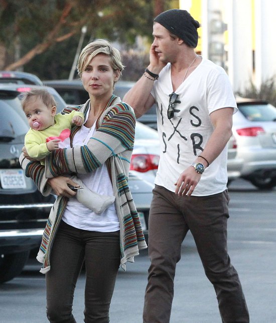 Chris Hemsworth najseksowniejszym tatuśkiem? (FOTO)