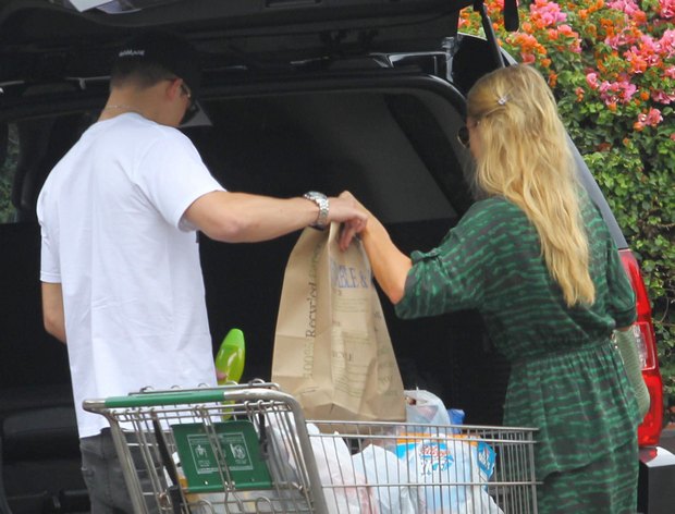 Paris Hilton już zaczyna żonkować (FOTO)