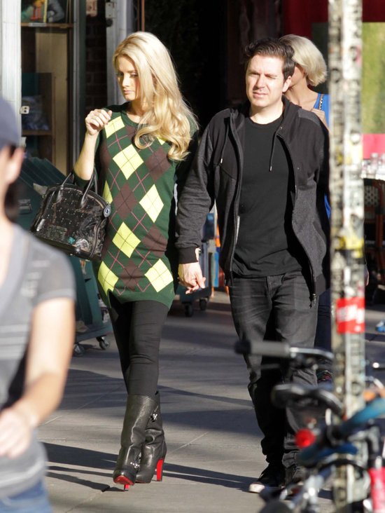 Holly Madison sobotę spędzała na zakupach (FOTO) Holly Madison sobotę spędzała na zakupach (FOTO)